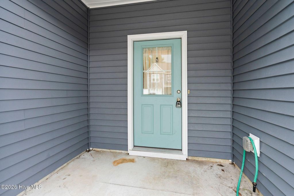 Photo of 212 N Stingray Lane, Sneads Ferry, NC 28460 (MLS # 100557432)