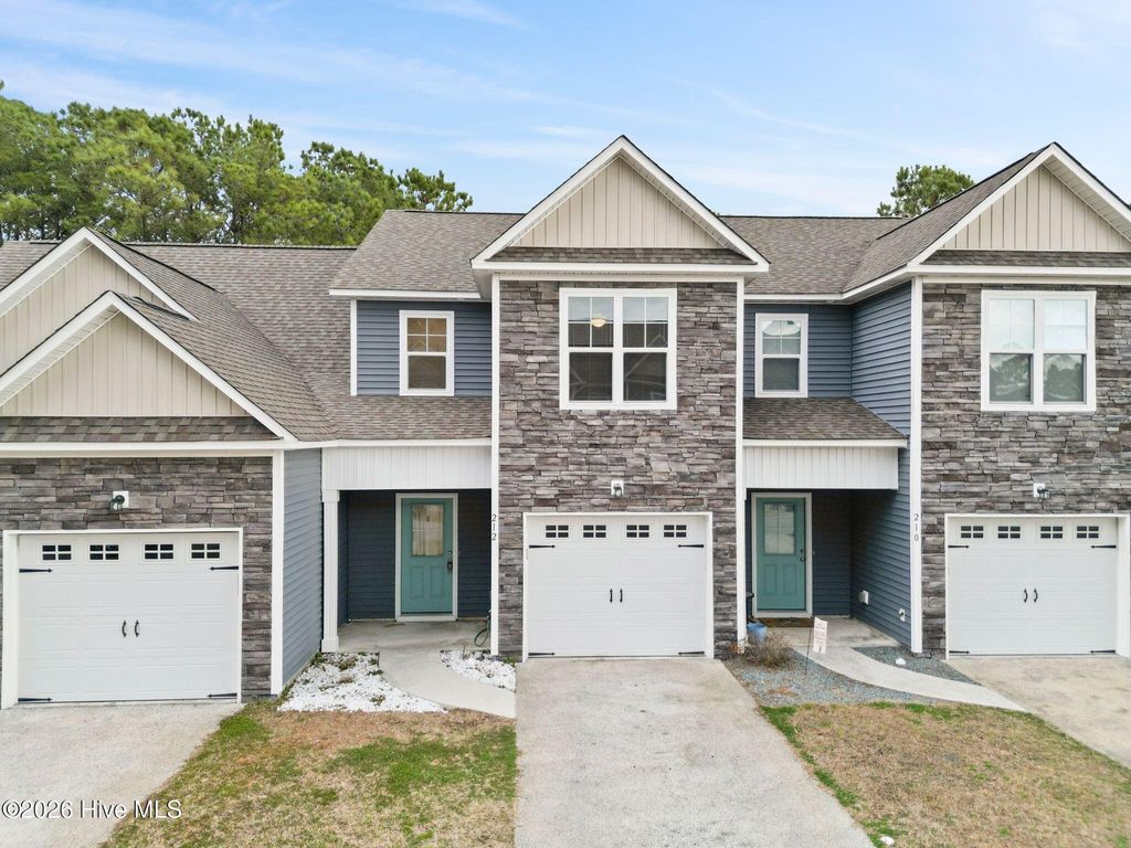 Photo of 212 N Stingray Lane, Sneads Ferry, NC 28460 (MLS # 100557432)