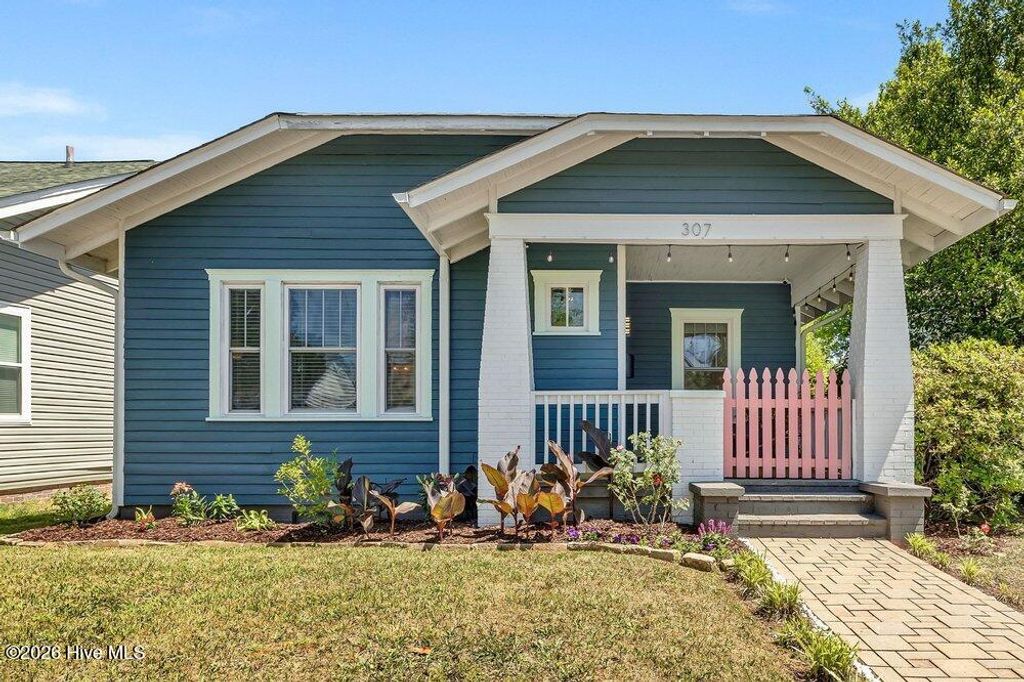 Photo of 307 S 17th Street, Wilmington, NC 28401 (MLS # 100568579)