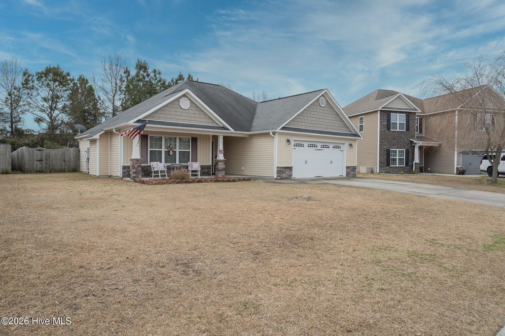 Photo of 707 Appling Court, Jacksonville, NC 28546 (MLS # 100550736)