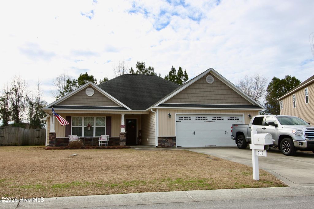 Photo of 707 Appling Court, Jacksonville, NC 28546 (MLS # 100550736)
