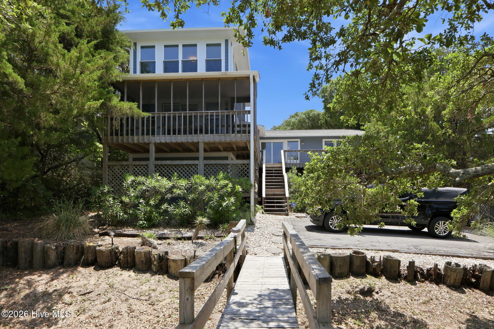 3904 Emerald Drive