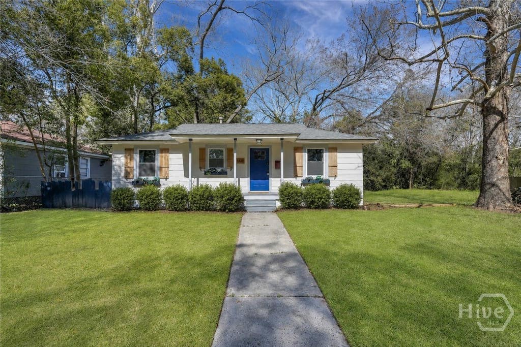 Photo of 1620 E 34th Street, Savannah, GA 31404 (MLS # SA359520)