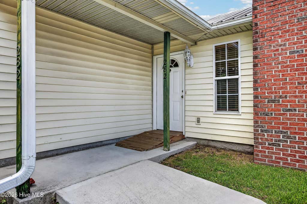 Photo of 282 Riggs Road, Hubert, NC 28539 (MLS # 100592300)