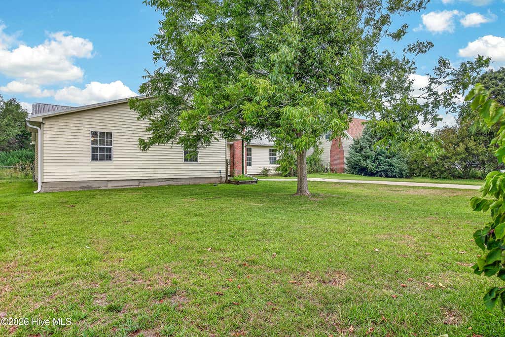 Photo of 282 Riggs Road, Hubert, NC 28539 (MLS # 100592300)