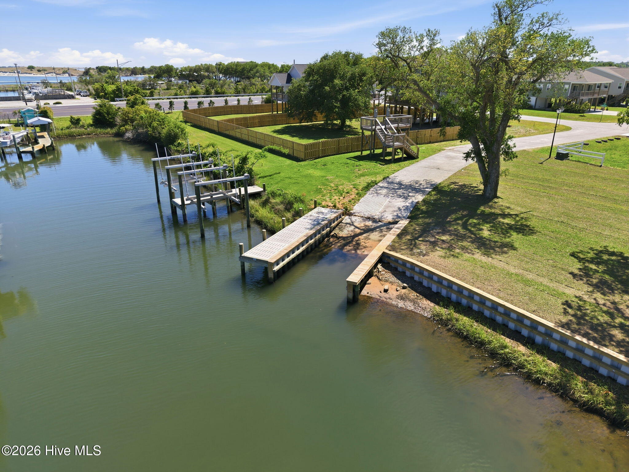 104 Flippers Cove Drive 9
