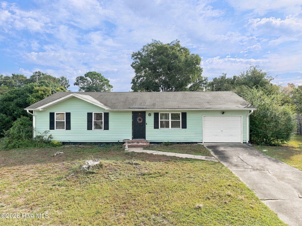 Photo of 111 Riegel Drive, Hubert, NC 28539 (MLS # 100610515)