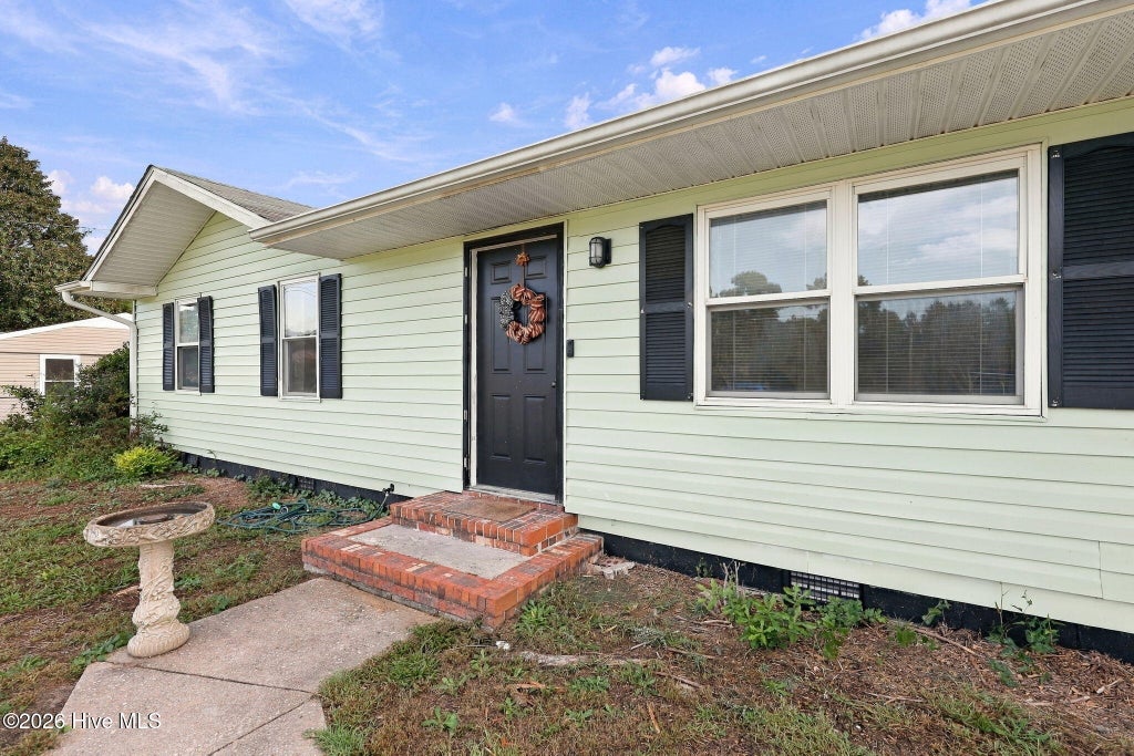 Photo of 111 Riegel Drive, Hubert, NC 28539 (MLS # 100610515)