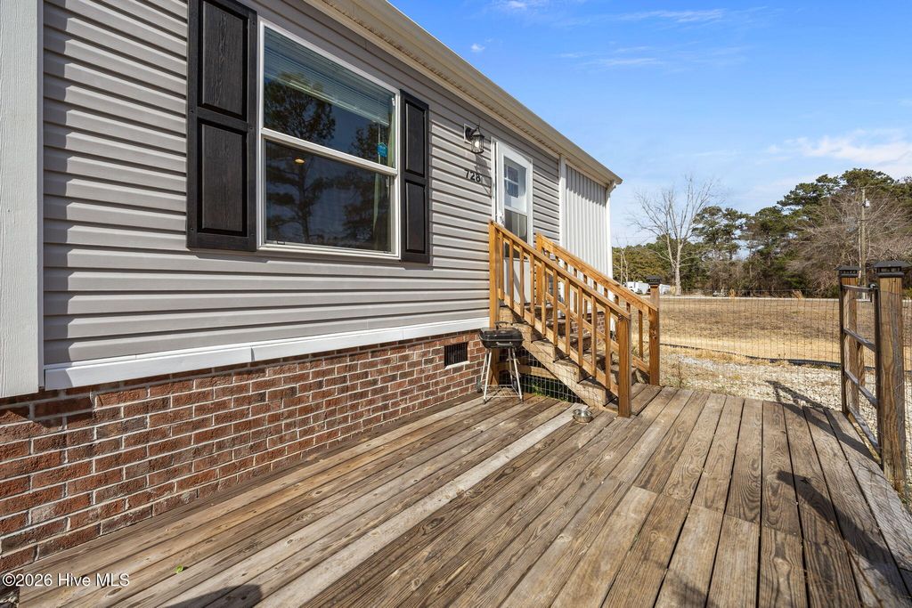 Photo of 728 James Street, Hubert, NC 28539 (MLS # 100558826)