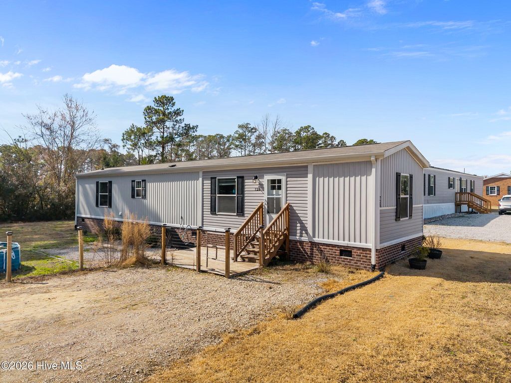 Photo of 728 James Street, Hubert, NC 28539 (MLS # 100558826)
