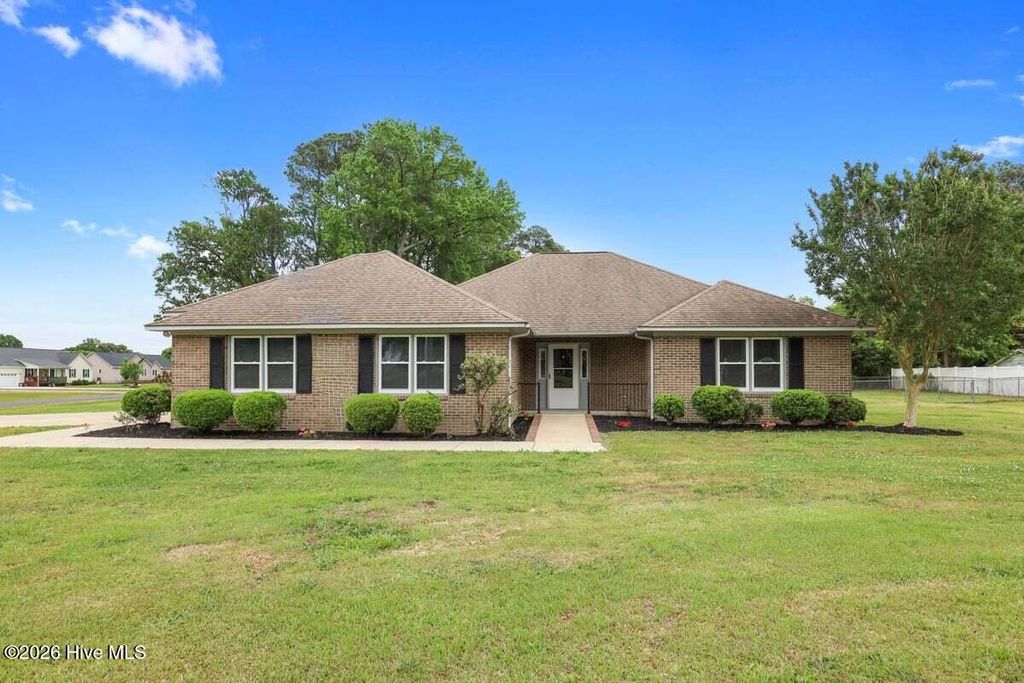 Photo of 170 Leslie Road, Goldsboro, NC 27530 (MLS # 100570165)