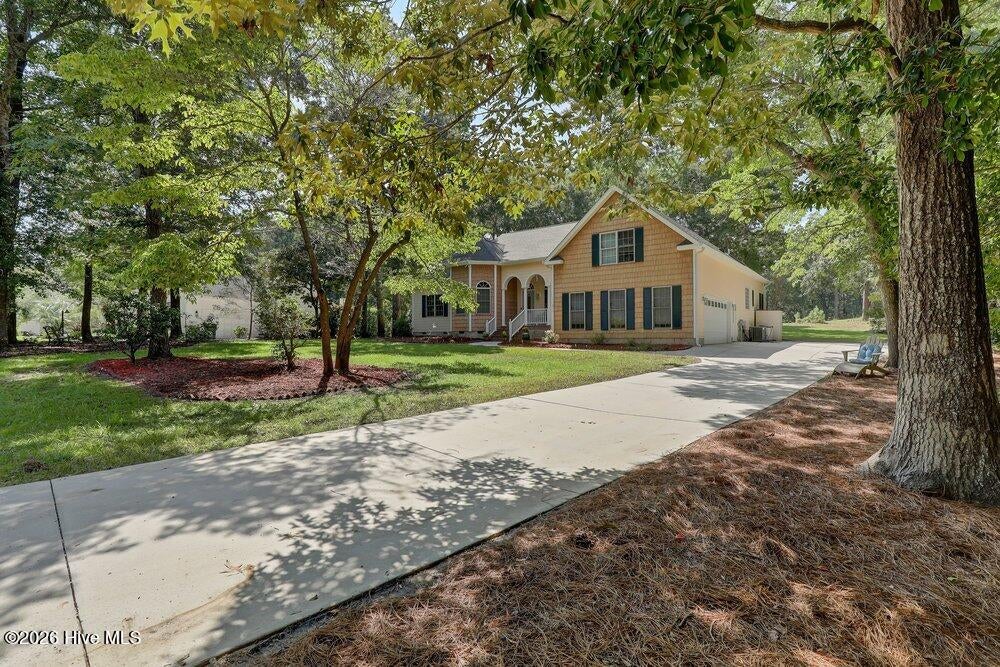 615 Ravenswood Road