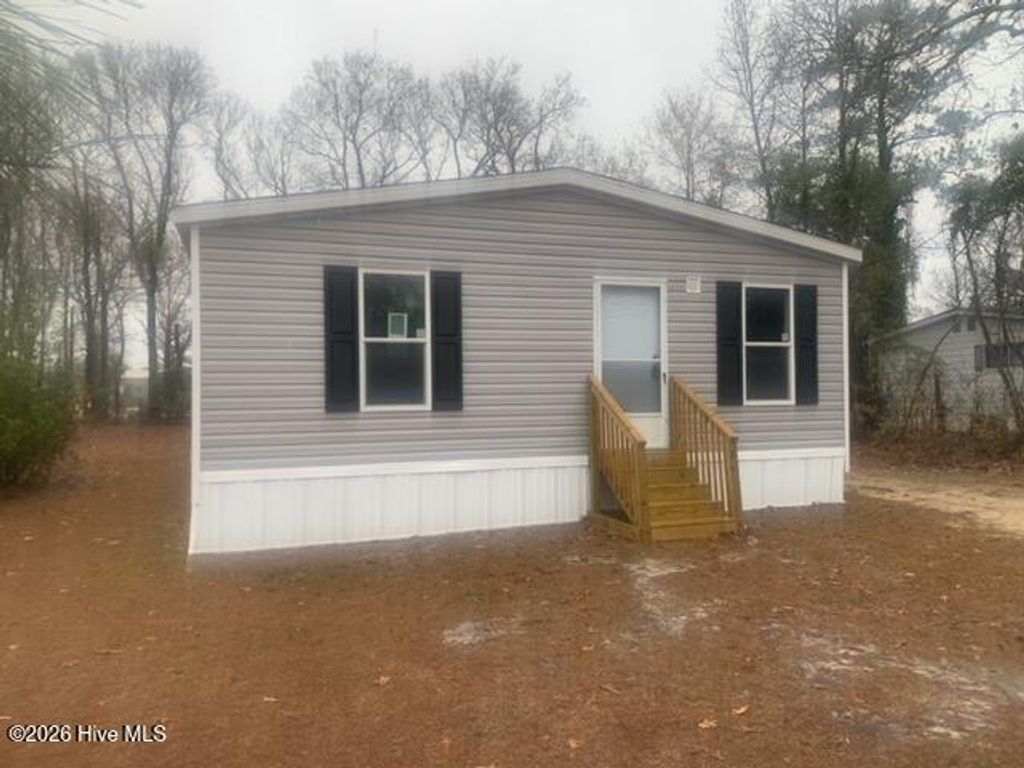 Photo of 460 Lake Drive, Richlands, NC 28574 (MLS # 100563137)