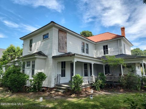 Homes For Sale - 411 S King Street<br/> Bertie County, Windsor, NC 27983