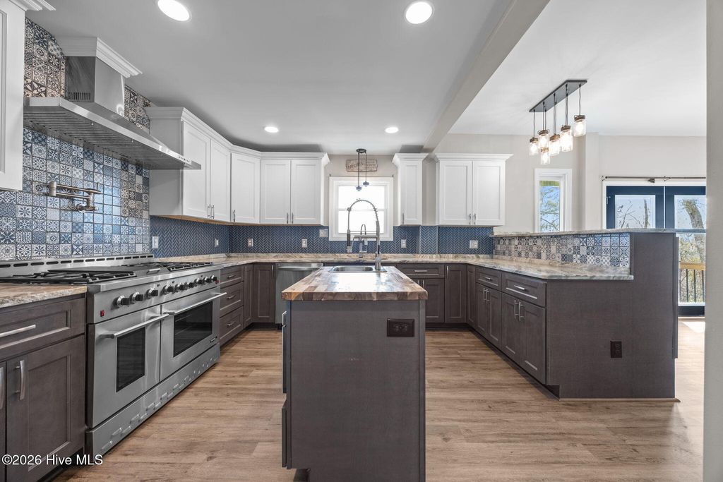 Photo of 319 Blue Top Road, Jacksonville, NC 28540 (MLS # 100562529)