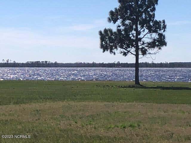 Photo of 123 E Dowry Creek E, Belhaven, NC 27810 (MLS # 100595478)