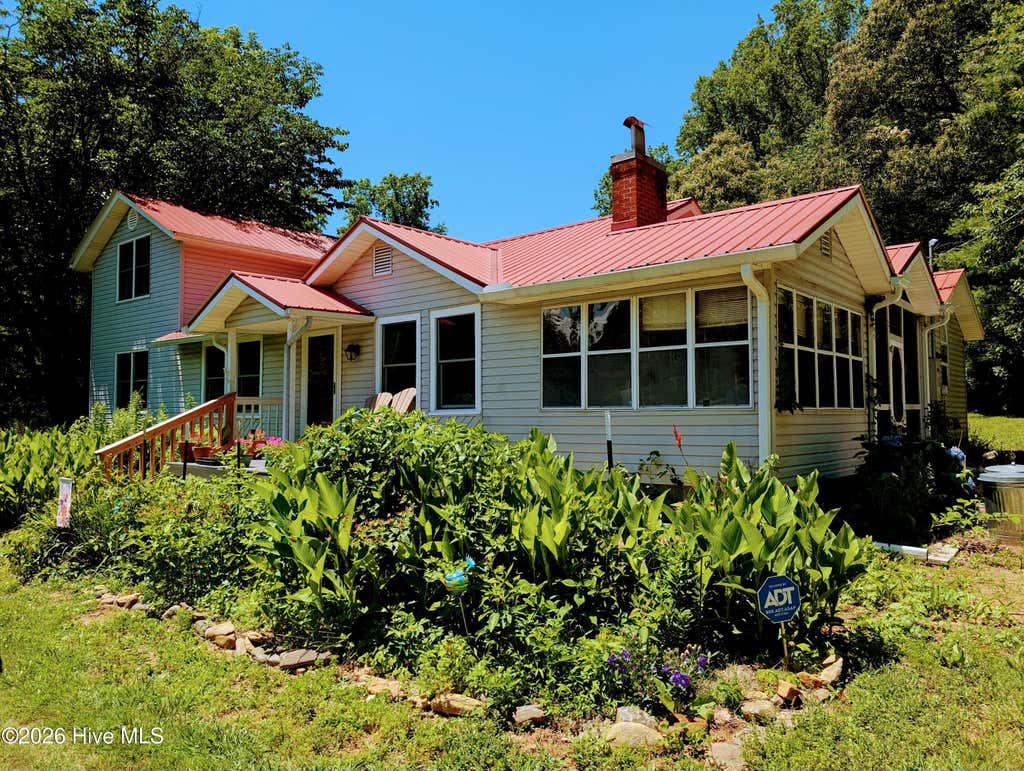 Photo of 169 E Vineyard Road, Hayesville, NC 28904 (MLS # 100594193)
