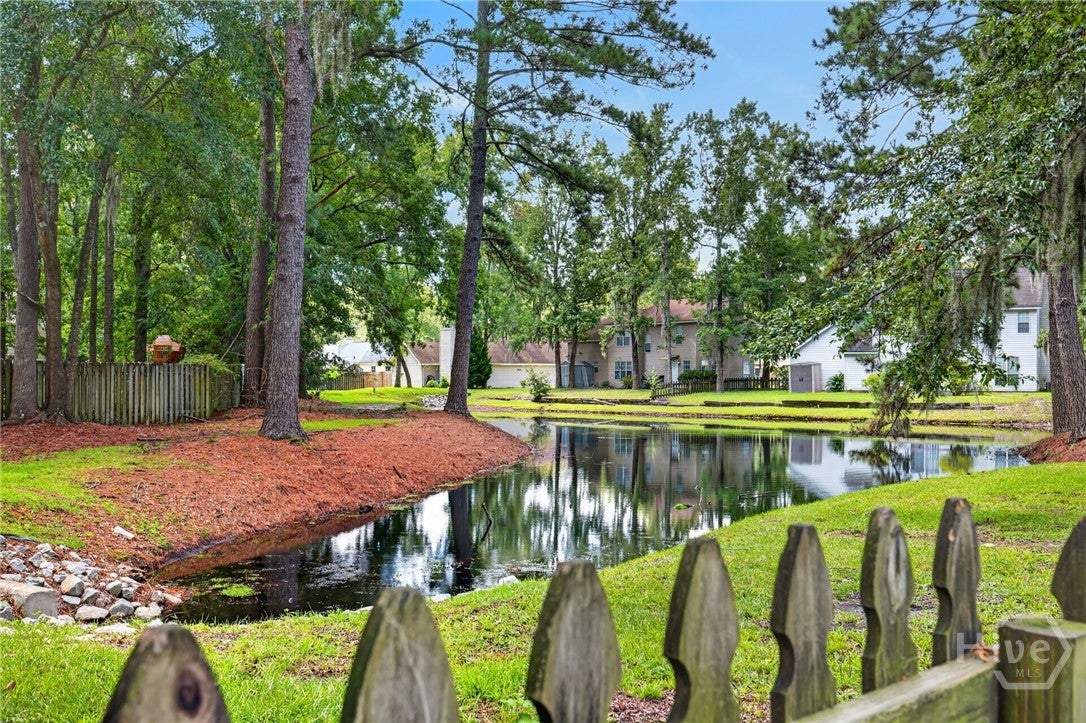 107 W White Hawthorne Drive