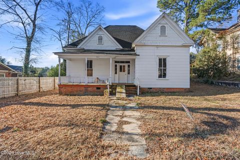 Photo of 317 Mcdonald Avenue, Hamlet, NC 28345 (MLS # 100555467)