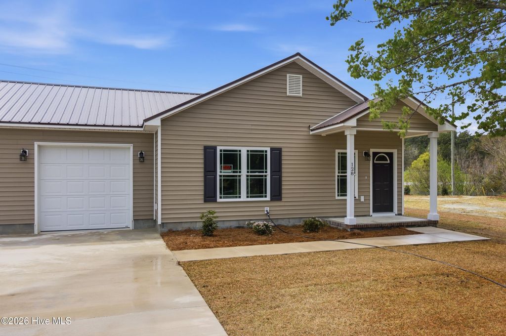 Photo of 128 Macdonald Boulevard, Havelock, NC 28532 (MLS # 100570128)