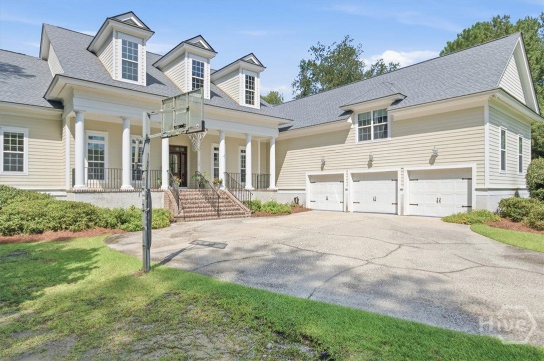 104 Commodore Drive