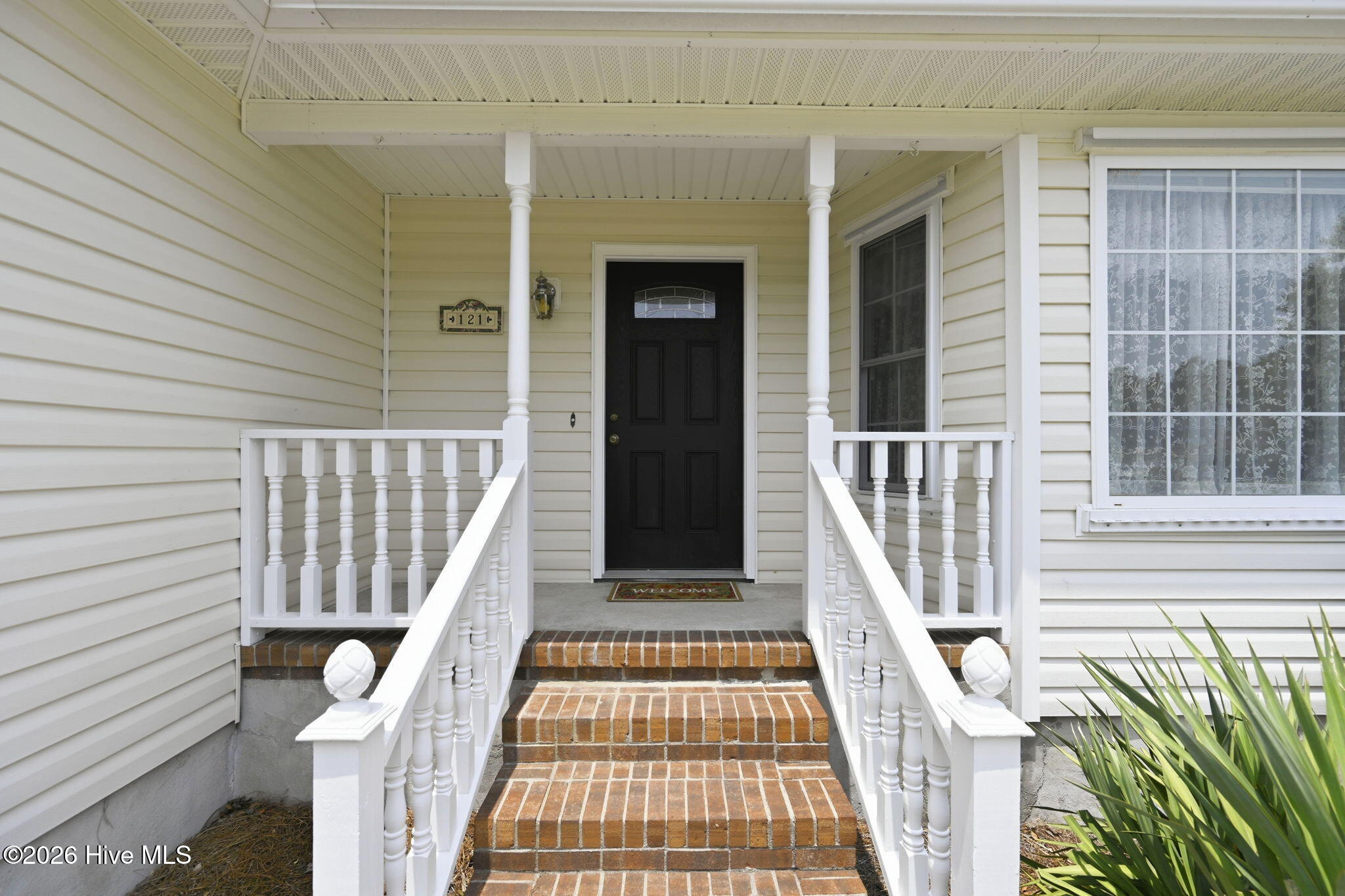121 E Ivybridge Drive