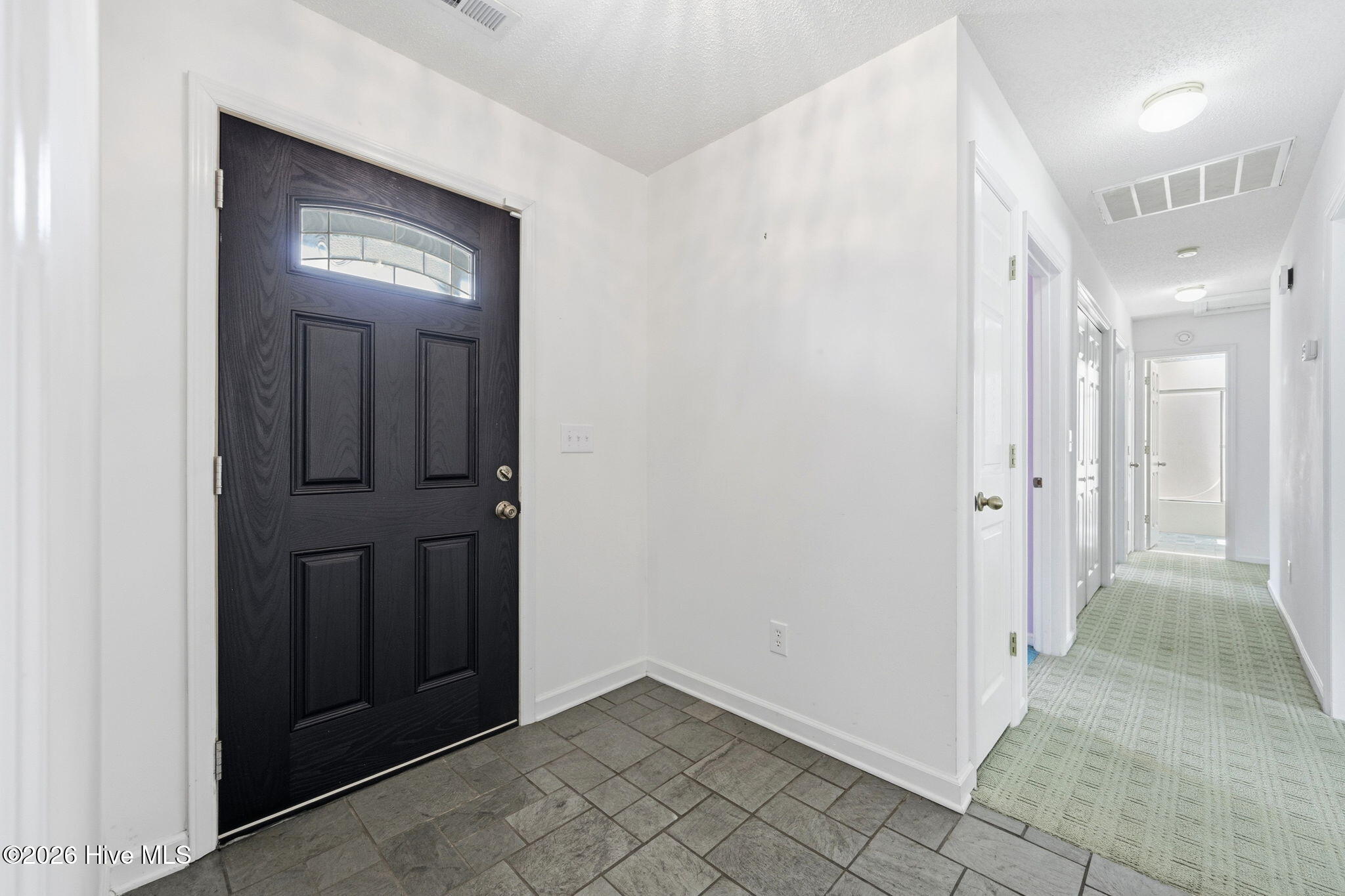 121 E Ivybridge Drive