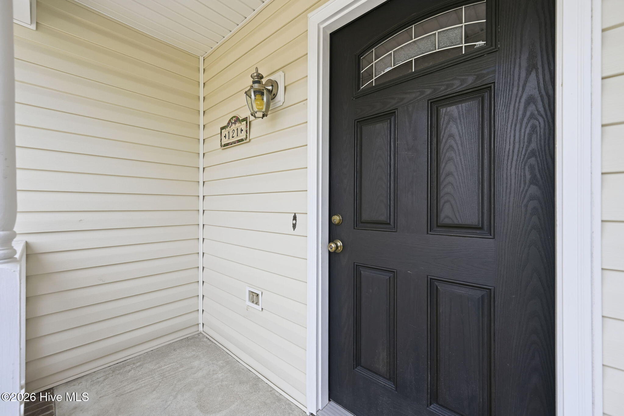 121 E Ivybridge Drive