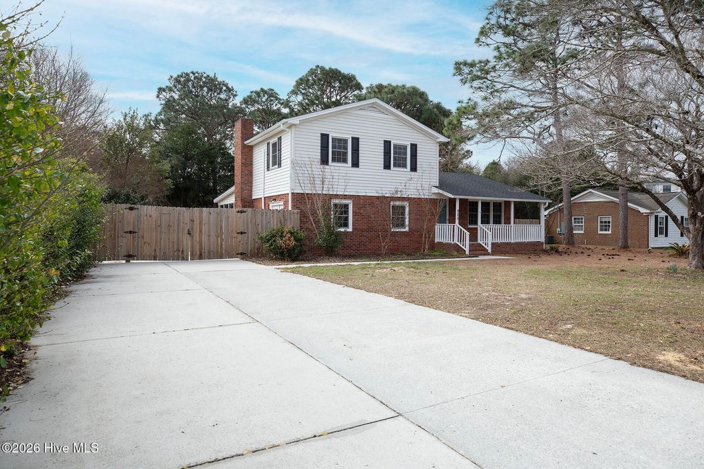 Photo of 925 Lorraine Drive, Wilmington, NC 28412 (MLS # 100558477)