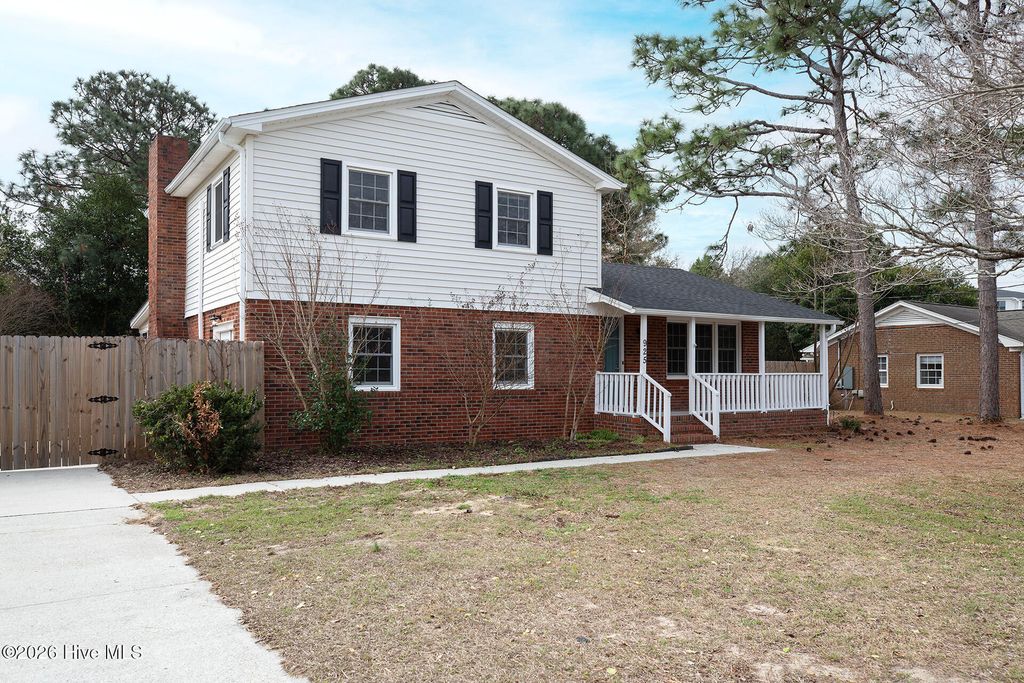 Photo of 925 Lorraine Drive, Wilmington, NC 28412 (MLS # 100558477)