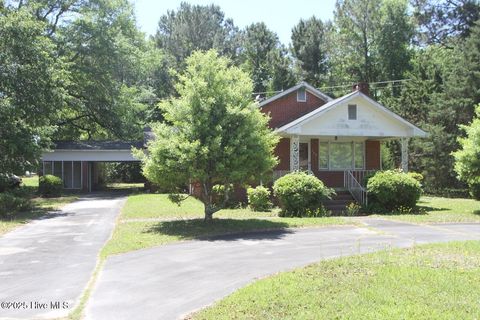 Homes For Sale - 709 Quail Street<br/> Elizabethtown, NC 28337