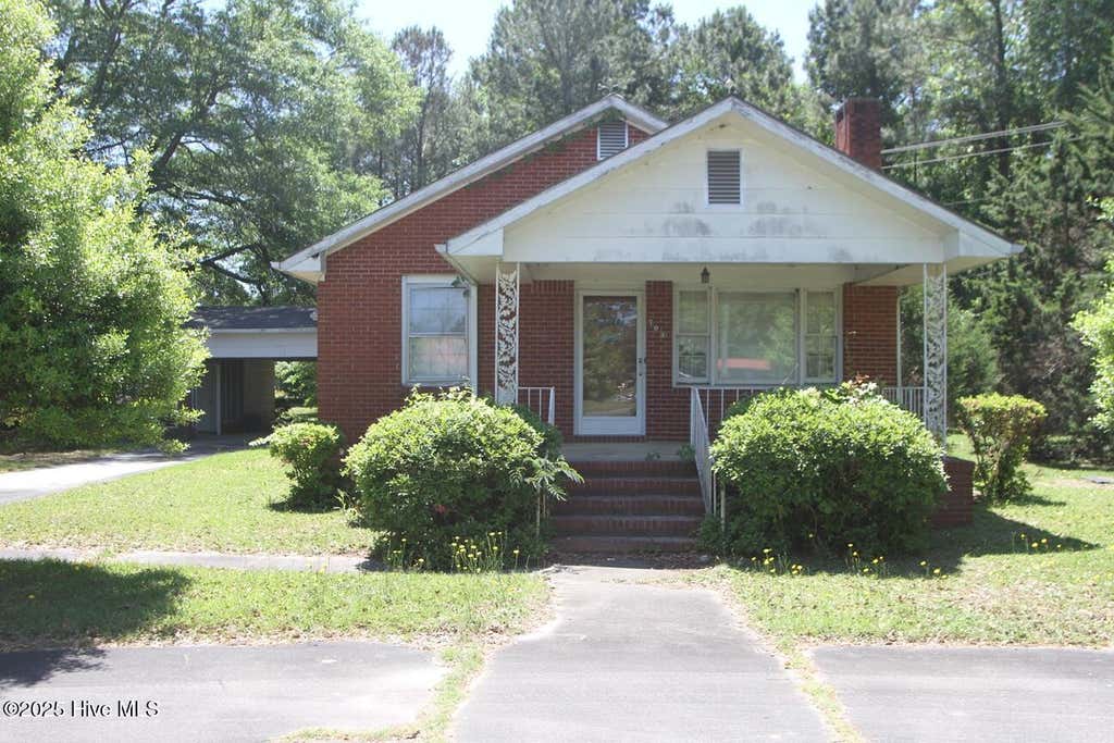 Photo of 709 Quail Street, Elizabethtown, NC 28337 (MLS # 100584029)