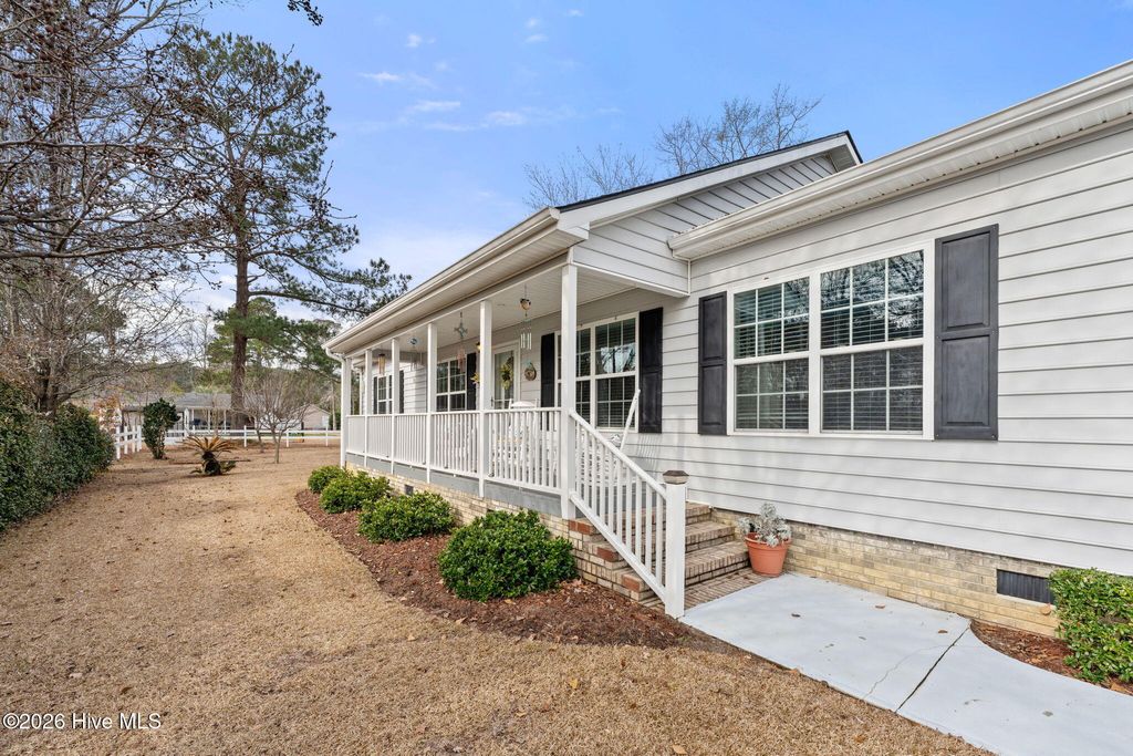 Photo of 1006 Waterview Lane SW, Calabash, NC 28467 (MLS # 100555983)