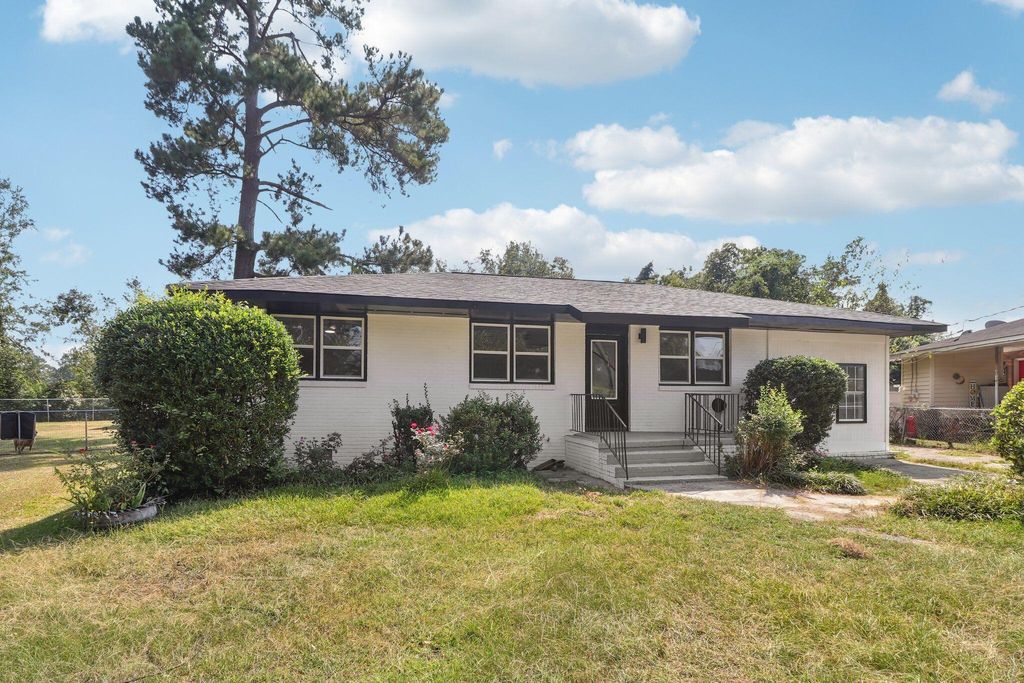 Photo of 1720 Cornell Drive, Augusta, GA 30904 (MLS # 549034)