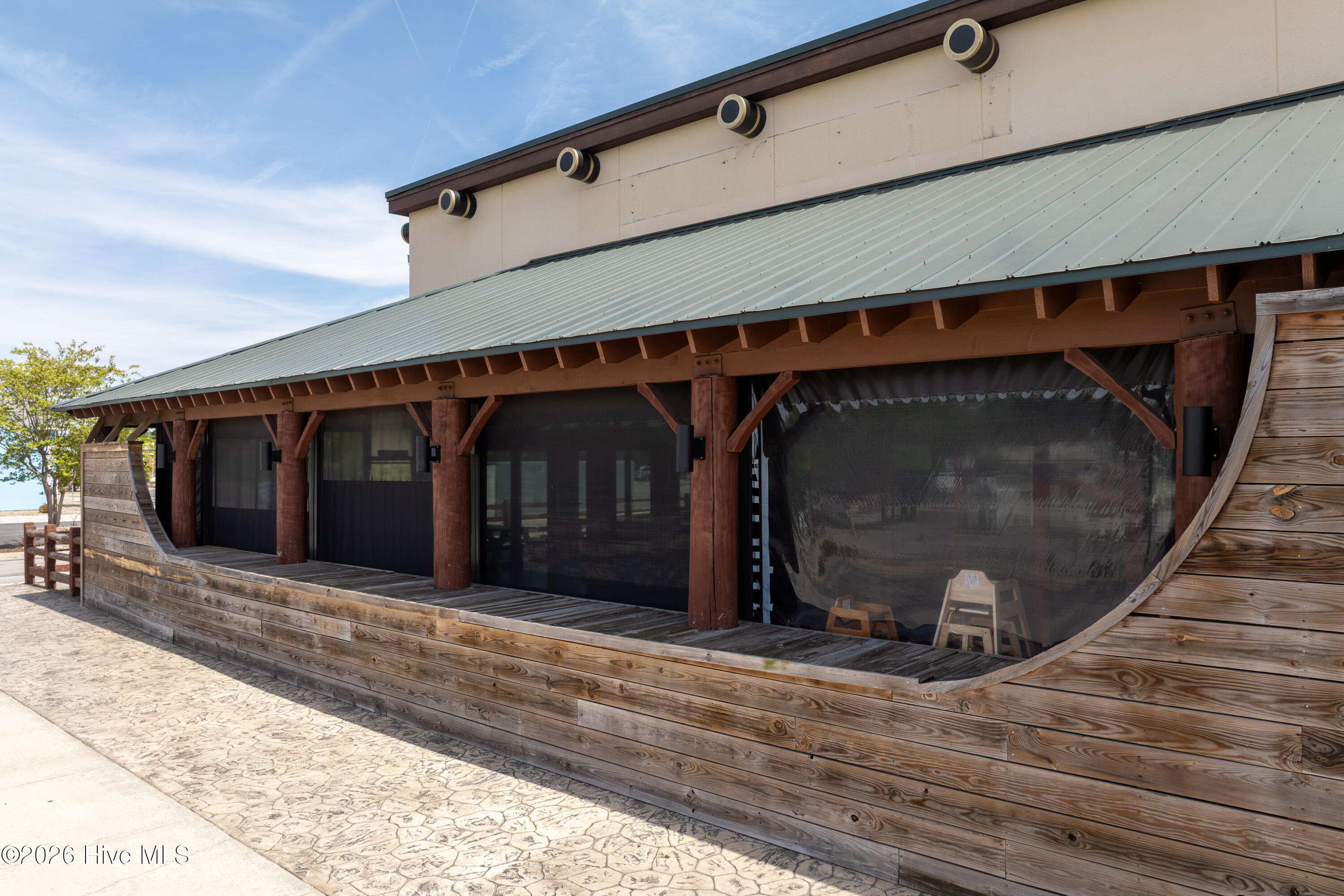 302 Western Boulevard