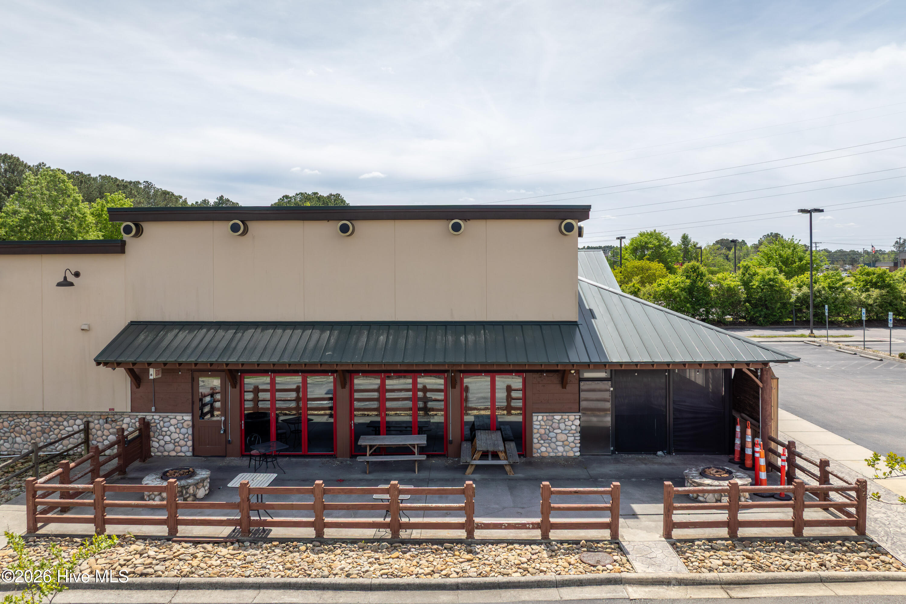 302 Western Boulevard