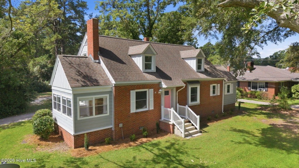 Photo of 301 W 15th Street, Washington, NC 27889 (MLS # 100600463)