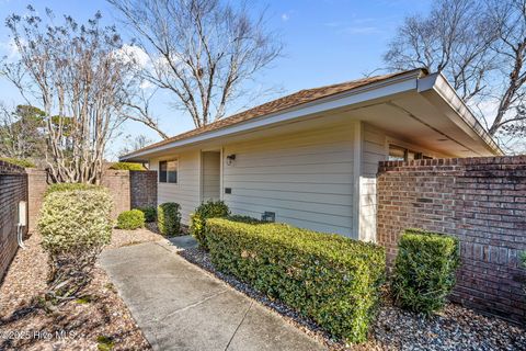 Photo of 936 Summerlin Falls Court, Wilmington, NC 28412 (MLS # 100544988)