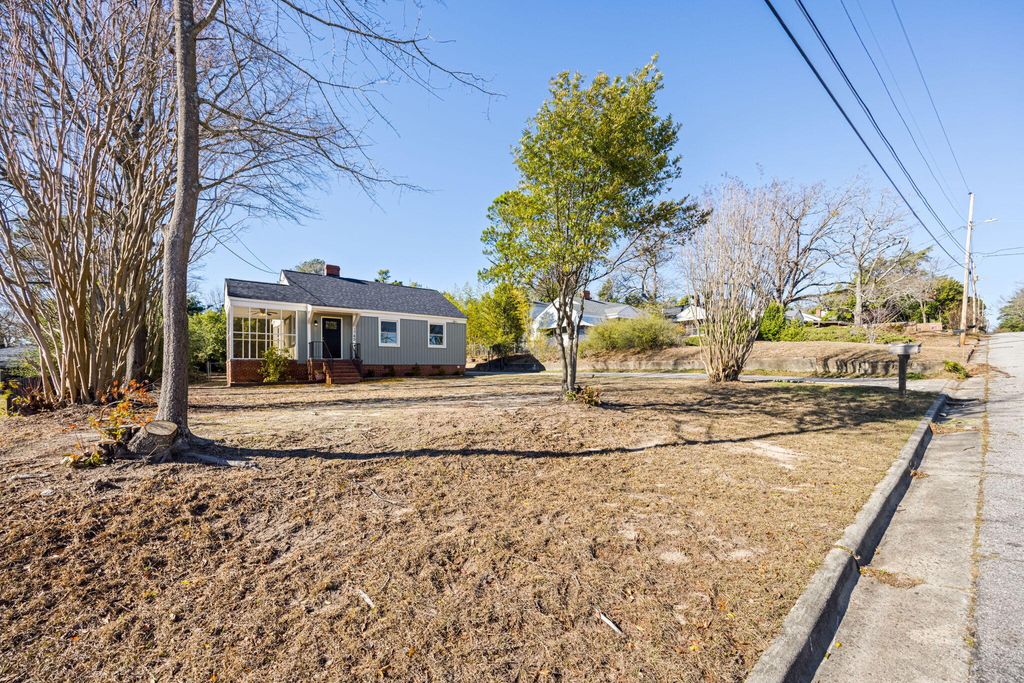 Photo of 1745 Berkeley Road, Augusta, GA 30904 (MLS # 552515)