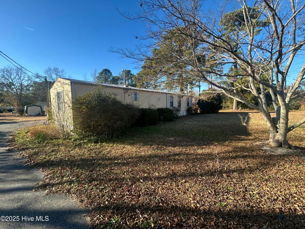 Photo of 501 Hoover Road, Hampstead, NC 28443 (MLS # 100547108)