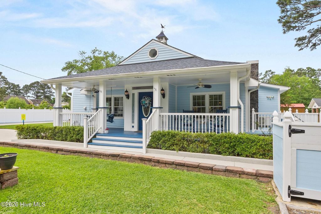 Photo of 1988 W Lake Shore Drive, Wilmington, NC 28401 (MLS # 100572479)