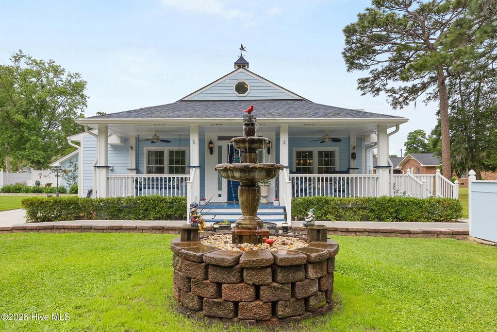 Photo of 1988 W Lake Shore Drive, Wilmington, NC 28401 (MLS # 100572479)