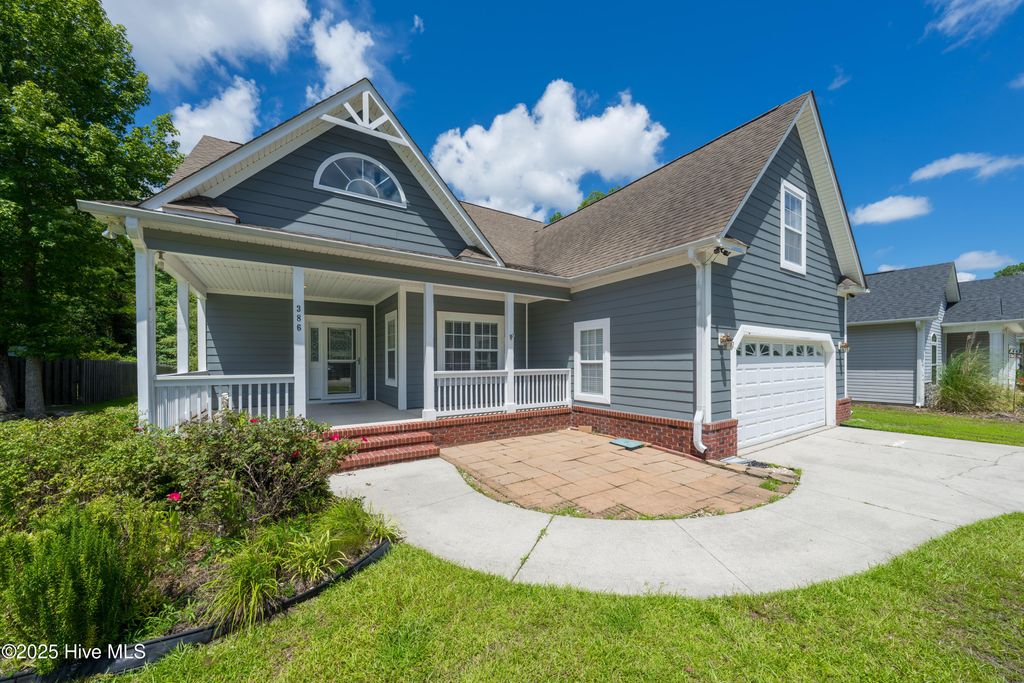 Photo of 386 Southbend Court, Leland, NC 28451 (MLS # 100513882)
