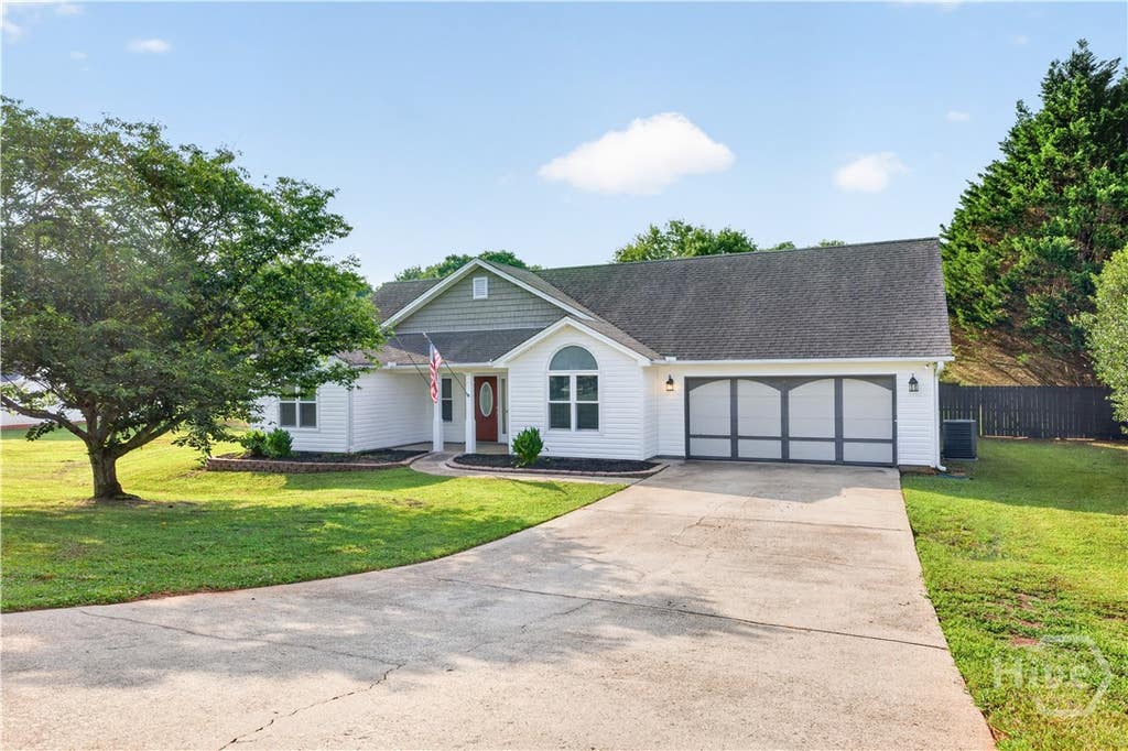 Photo of 2337 Hartley Court, Statham, GA 30666 (MLS # CL361418)