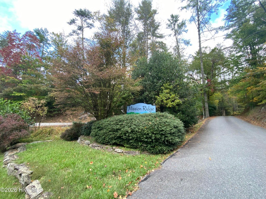 Photo of 14 Mission Ridge, Hayesville, NC 28904 (MLS # 100610993)