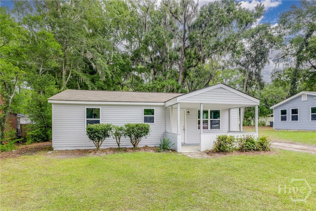 Photo of 504 E Montgomery Cross Road, Savannah, GA 31406 (MLS # SA345543)