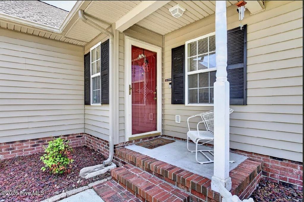 Photo of 904 Huff Drive, Jacksonville, NC 28546 (MLS # 100567713)