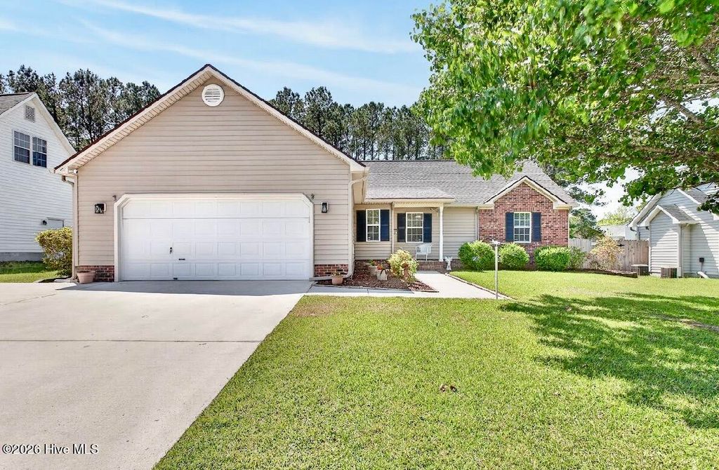 Photo of 904 Huff Drive, Jacksonville, NC 28546 (MLS # 100567713)