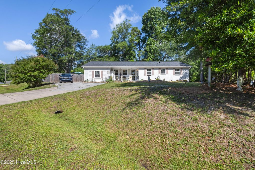 Photo of 302 Richelieu Road, Wilmington, NC 28412 (MLS # 100514902)
