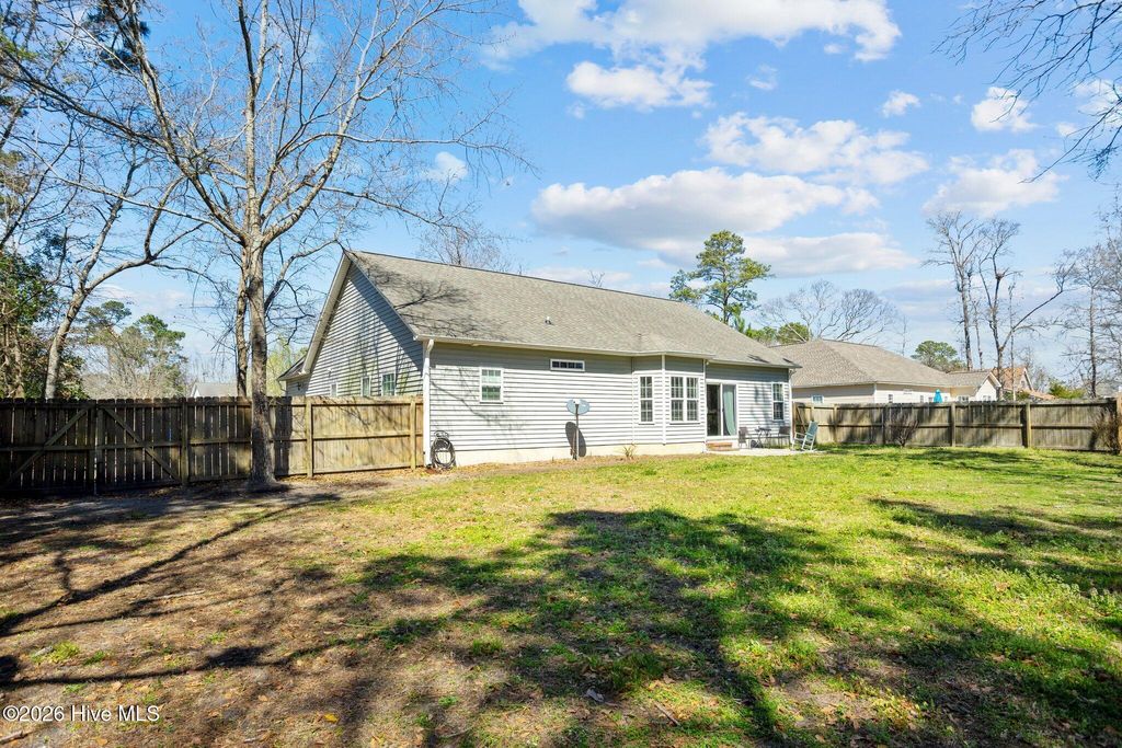 Photo of 505 Pinehurst Circle, Hampstead, NC 28443 (MLS # 100584130)